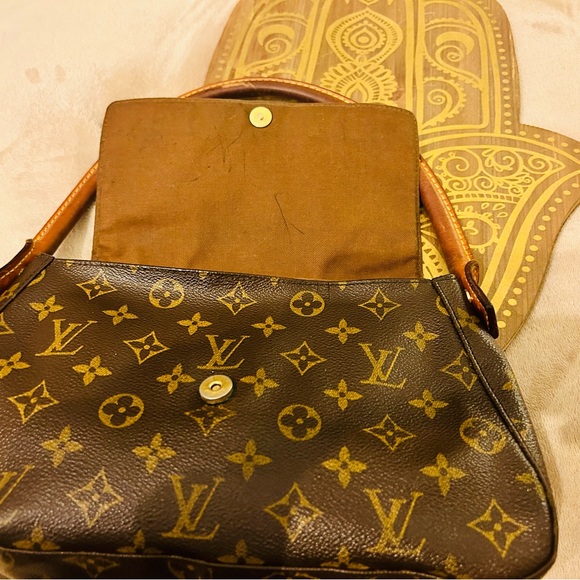 Louis Vuitton Vintage Looping Handbag Monogram
Canvas Mini / brown - Picture 11 of 16